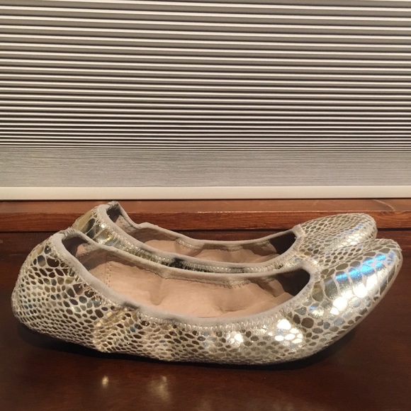 Wanted Shoes - Gold snakeskin patterned flats